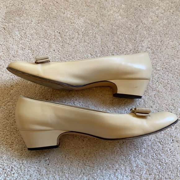 Salvatore Ferragamo “Lillaz” pumps - Picture 8 of 13